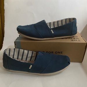 Navy Blue Toms